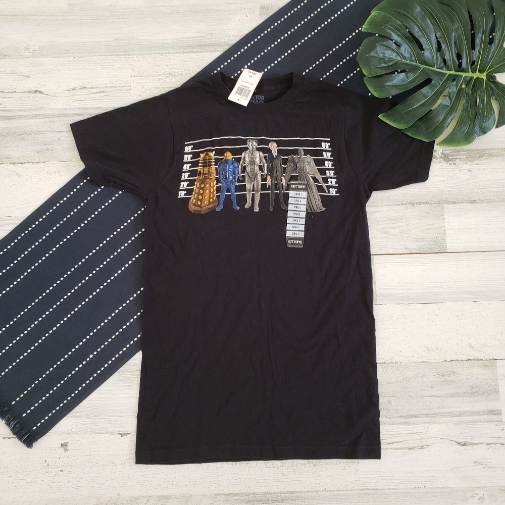 Hot Topic Doctor Who Villian Line Up Tee Short Sleeve NWT Size Small - Picture 1 of 5